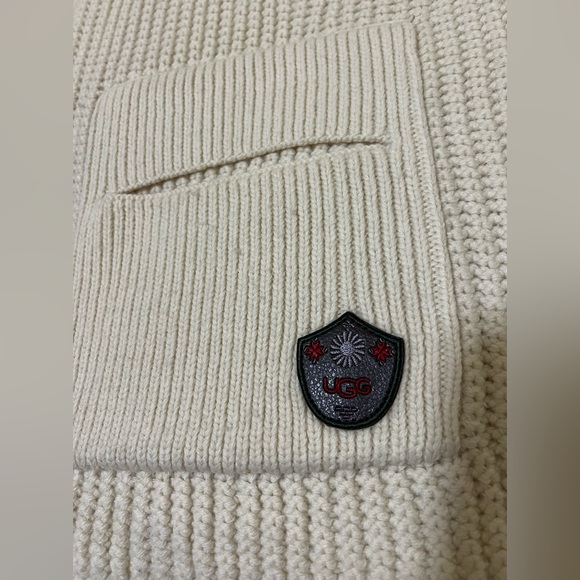 UGG Ivory scarf. - Picture 6 of 11